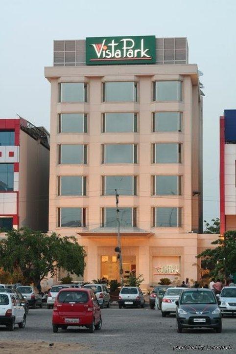 Vista Park Hotel Gurgaon Ngoại thất bức ảnh