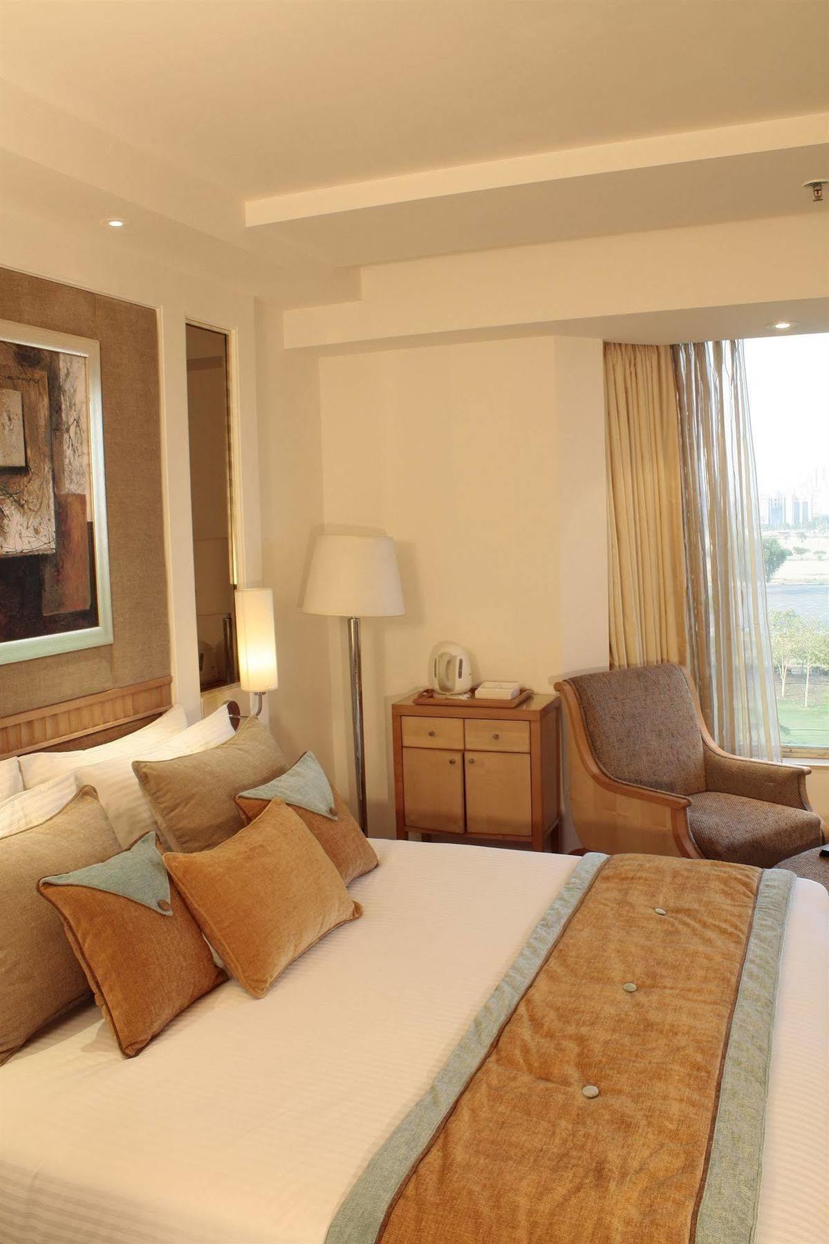 Vista Park Hotel Gurgaon Ngoại thất bức ảnh